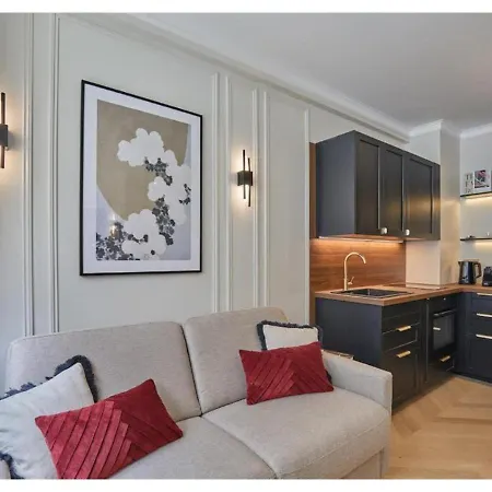 Eiffel Tower Invalides Apartment