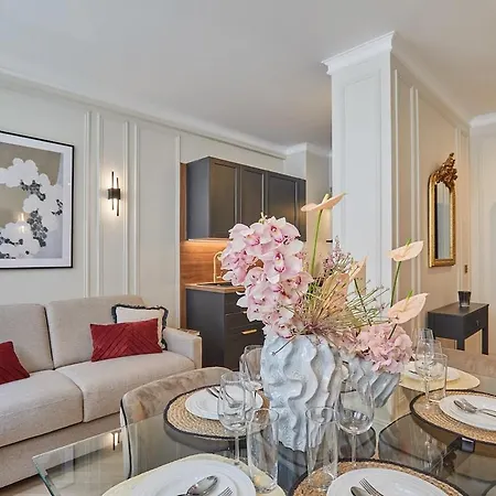 Eiffel Tower Invalides