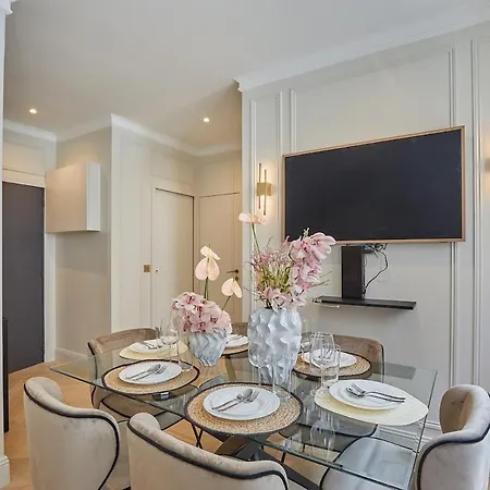 Eiffel Tower Invalides Apartment