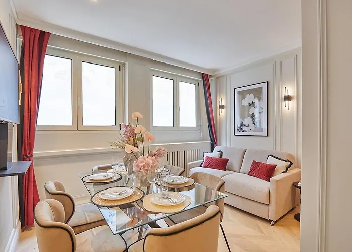 Eiffel Tower Invalides * Paris